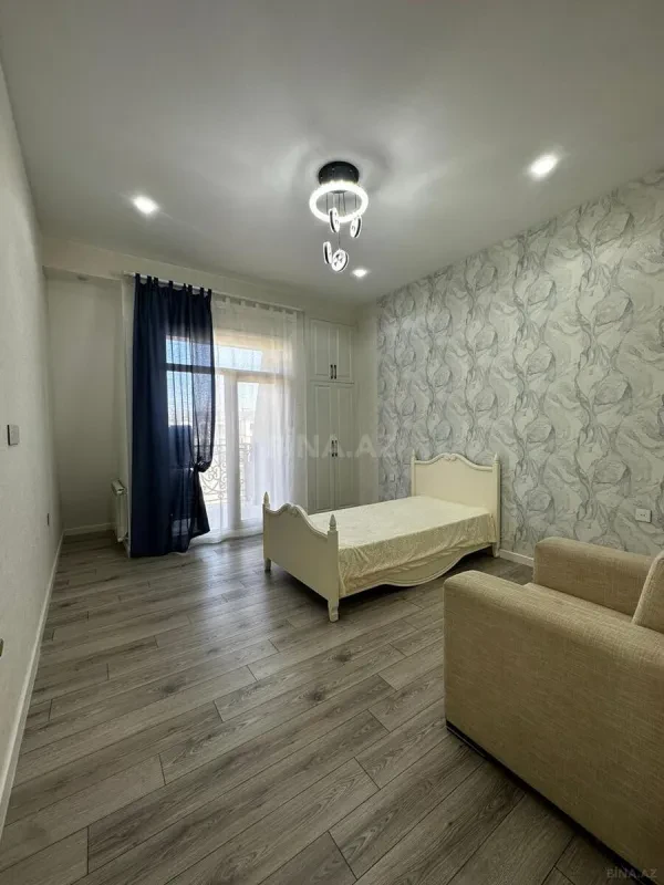 Kirayə verilir 4 otaqlı mənzil 150 m²