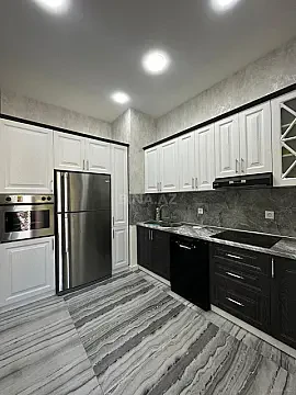 Kirayə verilir 4 otaqlı mənzil 150 m² — Bakı 4 otaq 150.00 m²