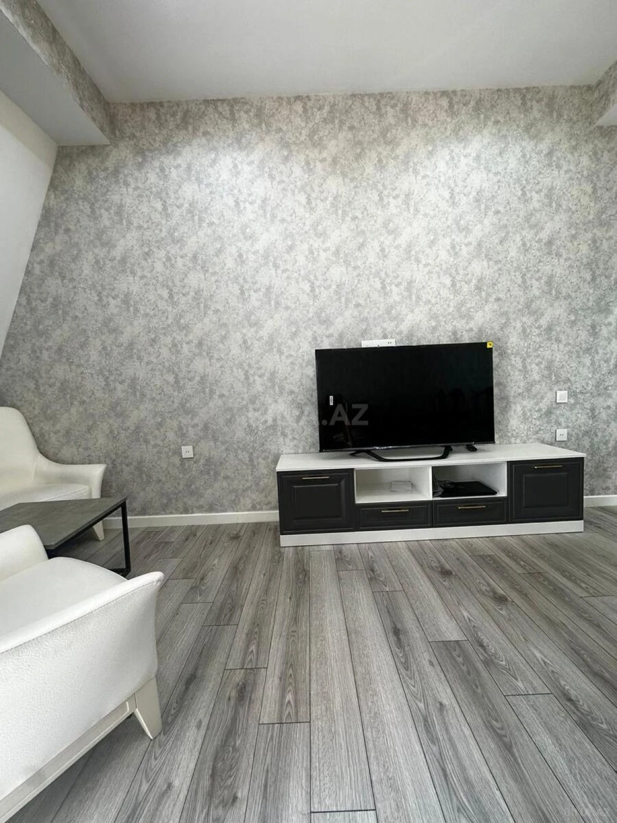 Kirayə verilir 4 otaqlı mənzil 150 m²