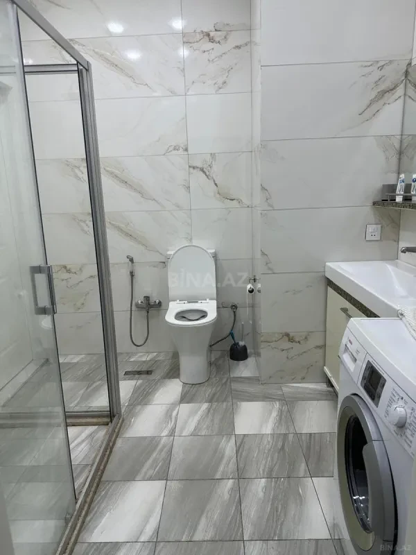 Kirayə verilir 4 otaqlı mənzil 150 m²