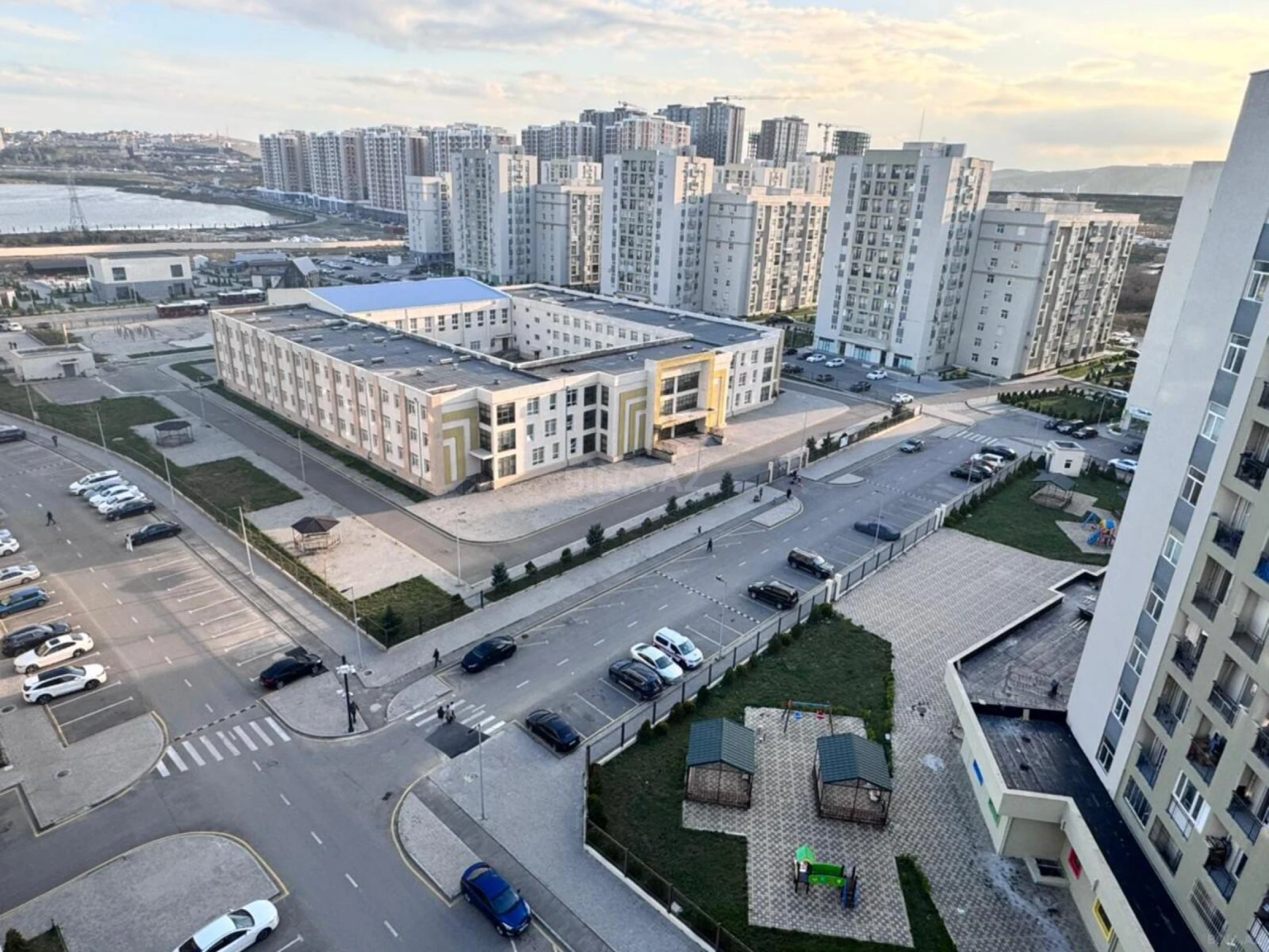 Satılır 3 otaqlı mənzil 88 m²