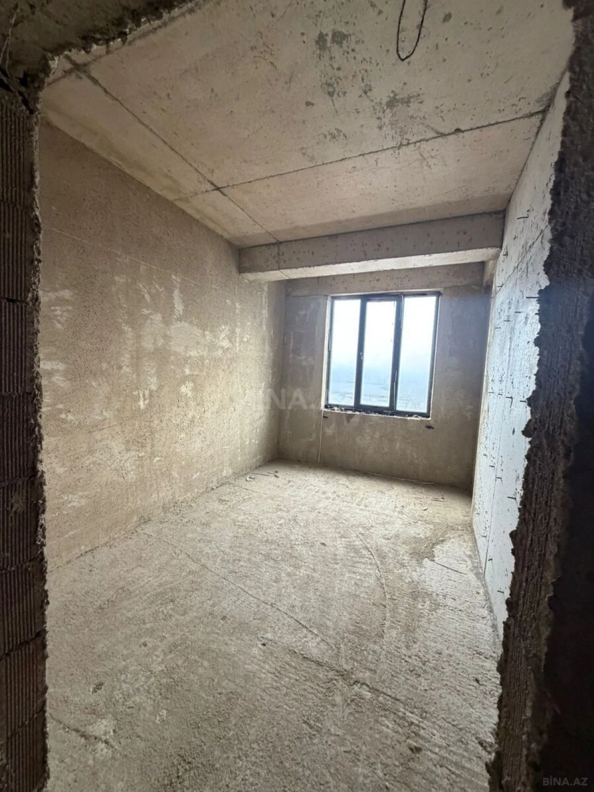 Satılır 3 otaqlı mənzil 97 m²