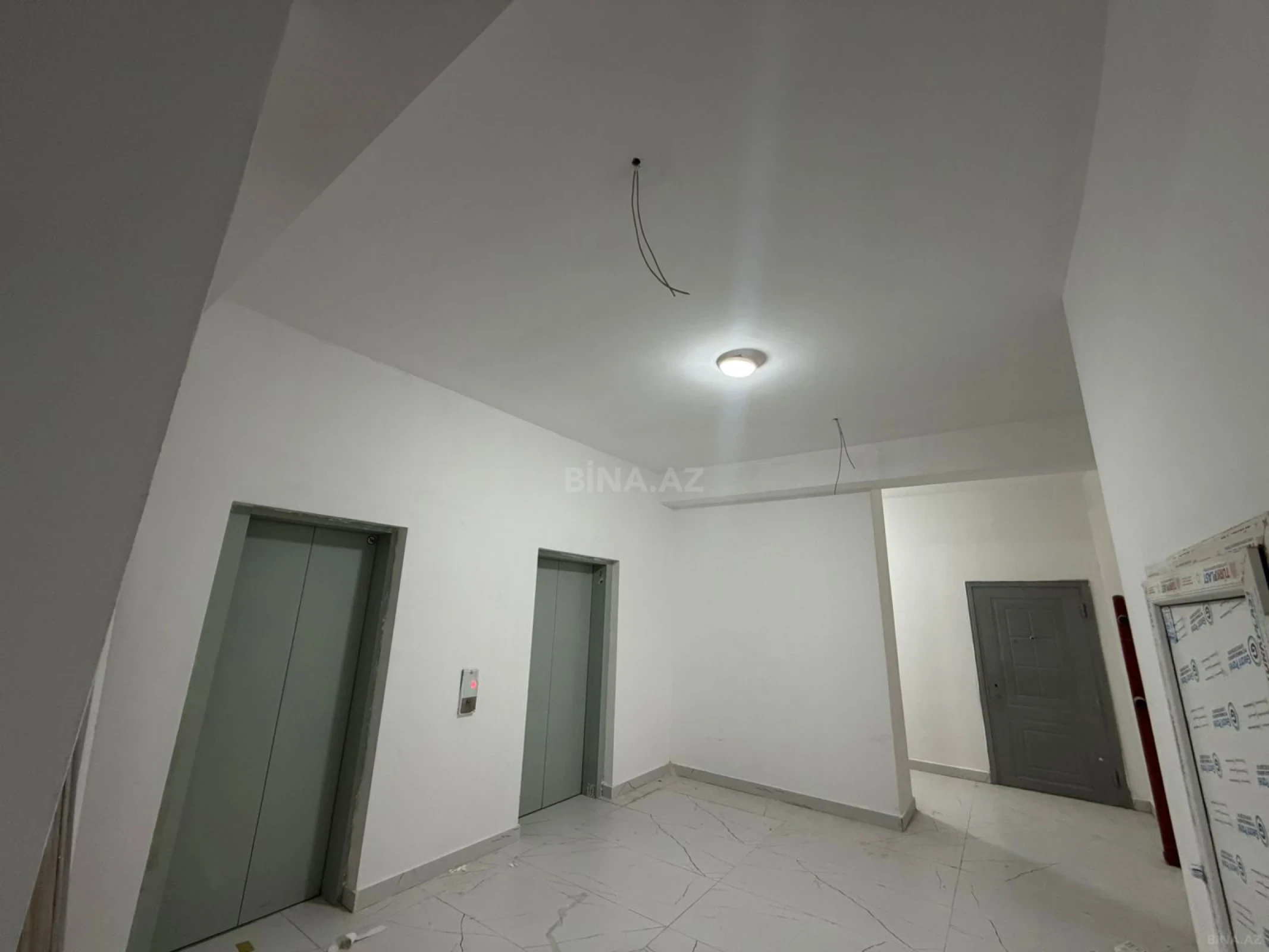 Satılır 3 otaqlı mənzil 97 m²