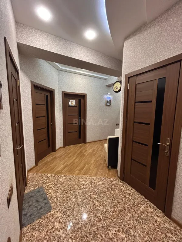 Kirayə verilir 4 otaqlı mənzil 120 m²