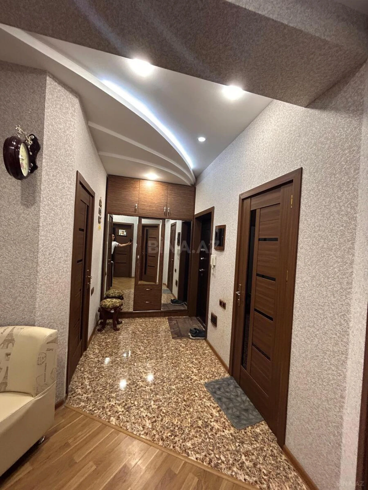 Kirayə verilir 4 otaqlı mənzil 120 m²