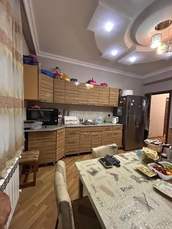 Kirayə verilir 4 otaqlı mənzil 120 m²