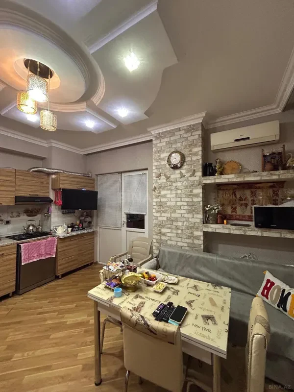Kirayə verilir 4 otaqlı mənzil 120 m²
