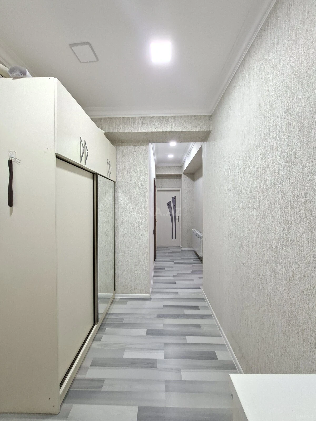 Satılır 2 otaqlı mənzil 59 m²