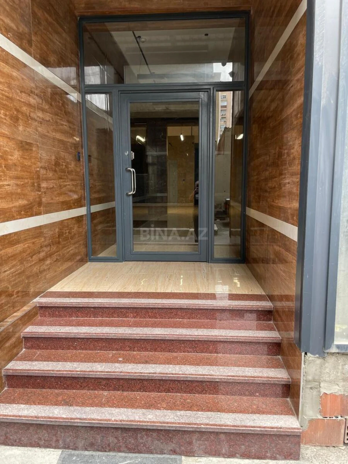Satılır 2 otaqlı mənzil 76.1 m²