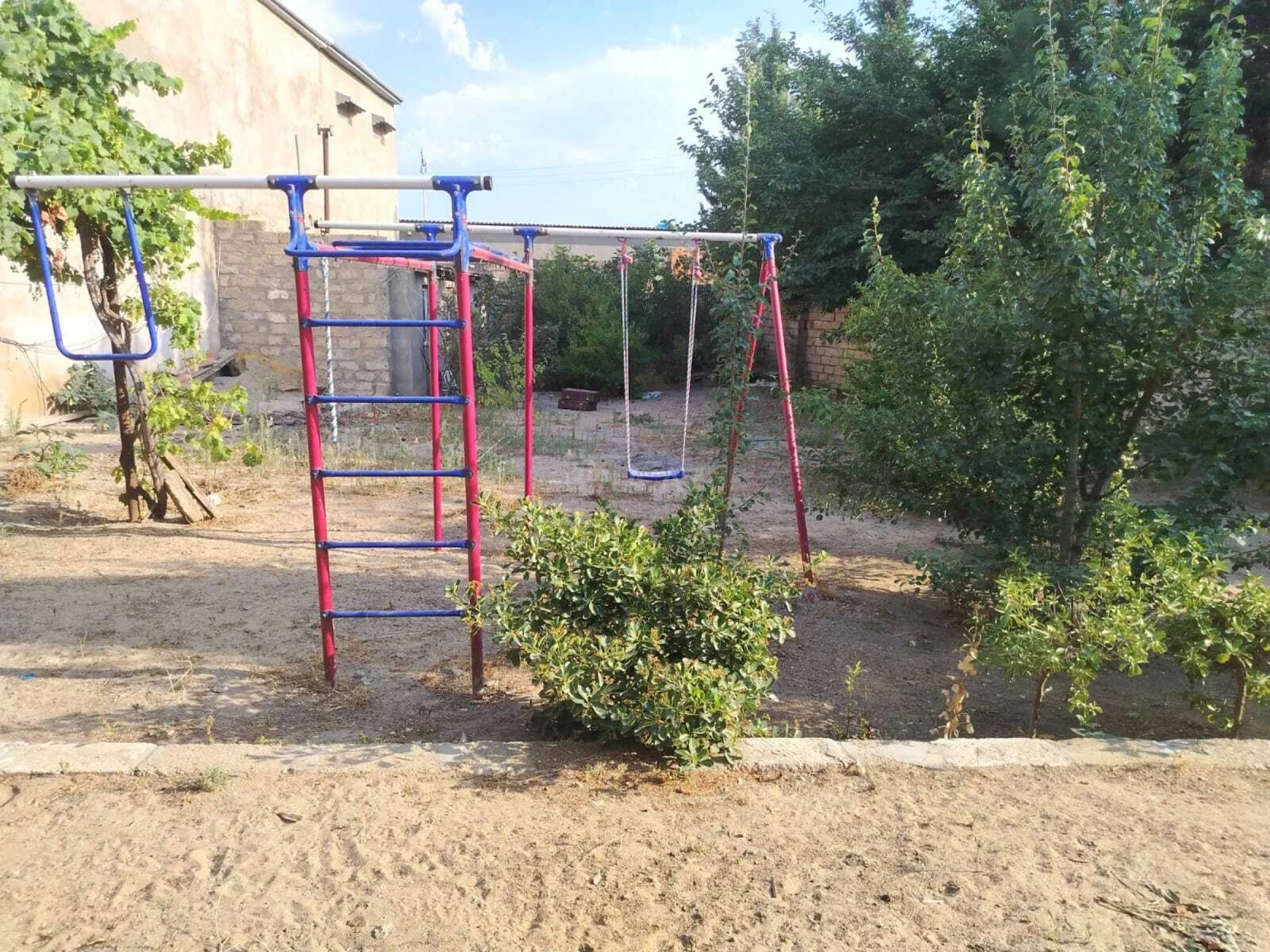 Satılır 4 otaqlı həyət evi 130 m²