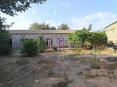 Satılır 4 otaqlı həyət evi 130 m²