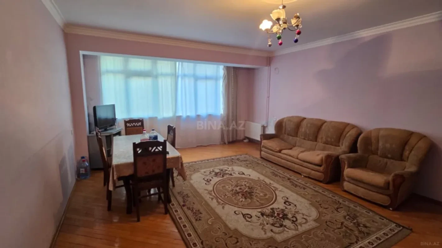 Kirayə verilir 4 otaqlı mənzil 110 m²