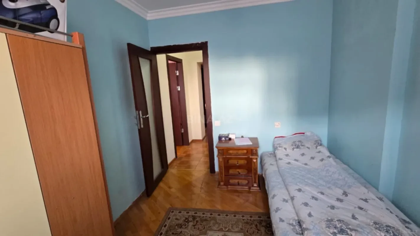 Kirayə verilir 4 otaqlı mənzil 110 m²