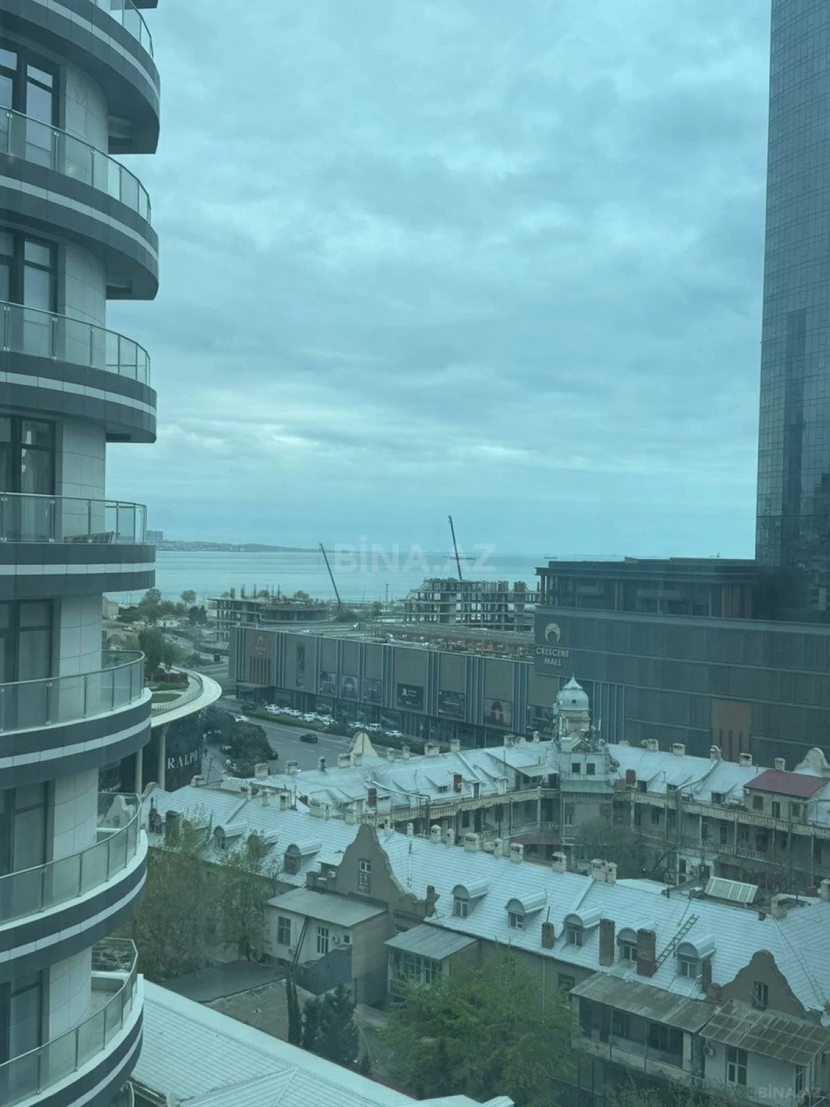 Kirayə verilir 3 otaqlı mənzil 136 m²