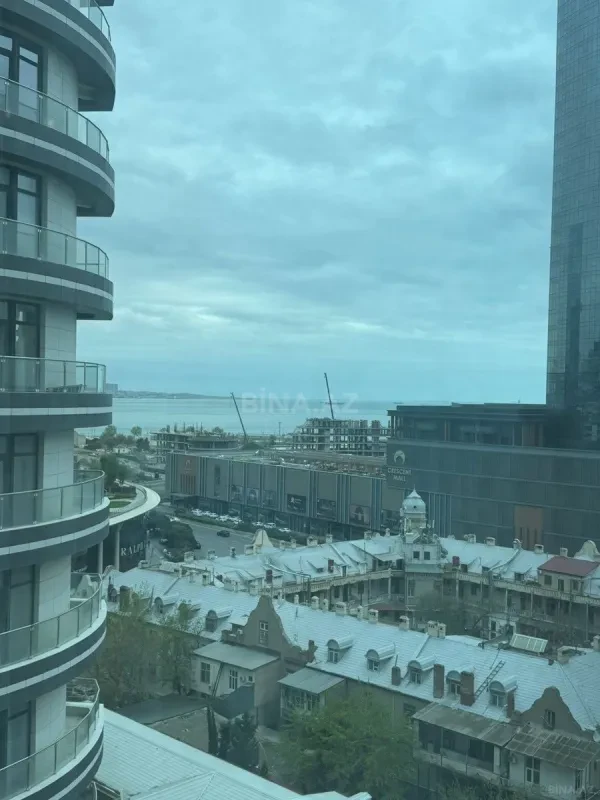 Kirayə verilir 3 otaqlı mənzil 136 m²