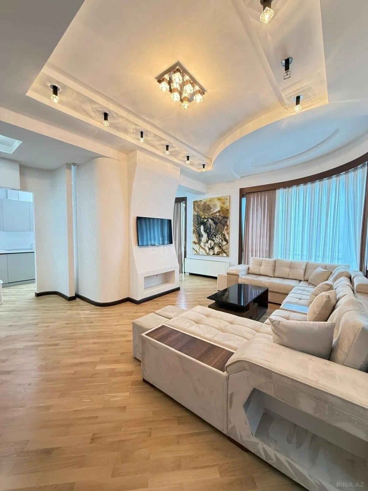 Kirayə verilir 3 otaqlı mənzil 136 m²