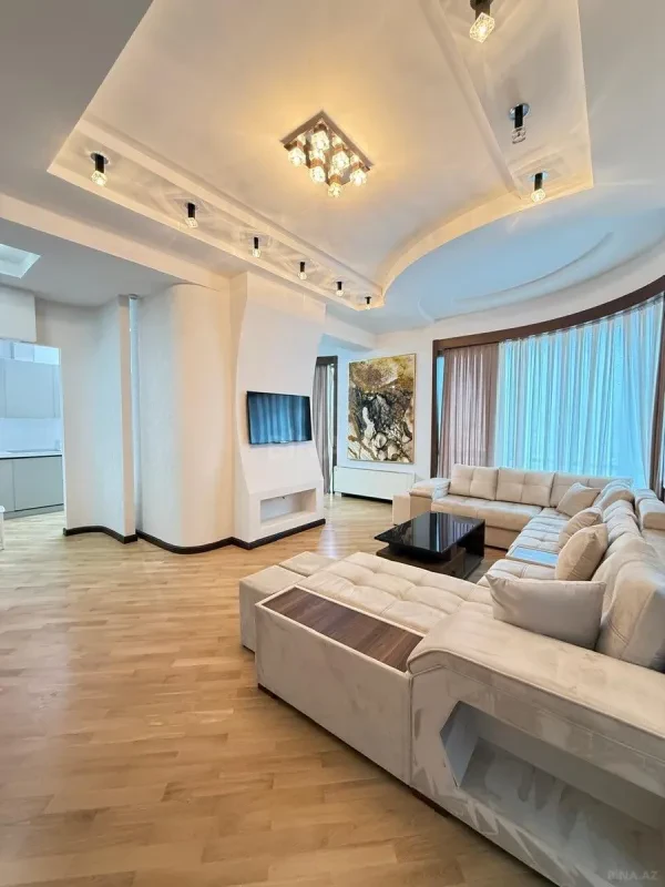 Kirayə verilir 3 otaqlı mənzil 136 m²