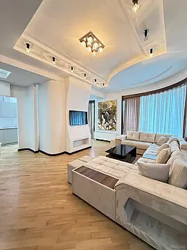 Kirayə verilir 3 otaqlı mənzil 136 m²