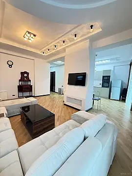Kirayə verilir 3 otaqlı mənzil 136 m²