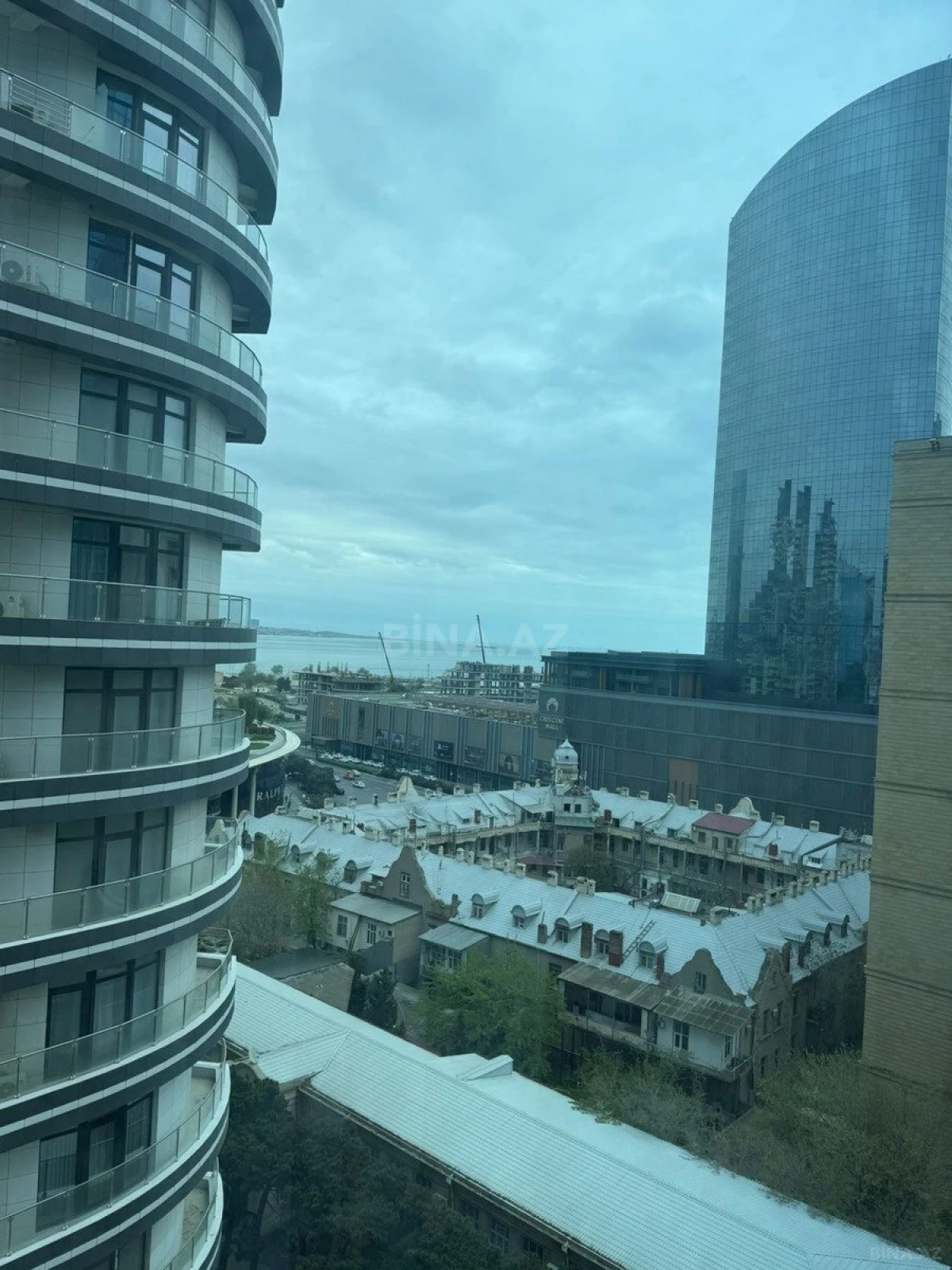 Kirayə verilir 3 otaqlı mənzil 136 m²
