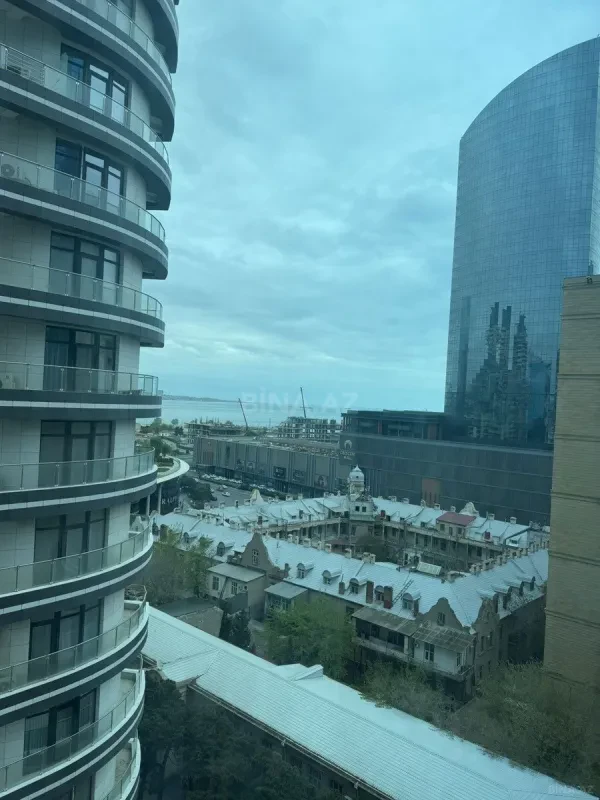 Kirayə verilir 3 otaqlı mənzil 136 m²