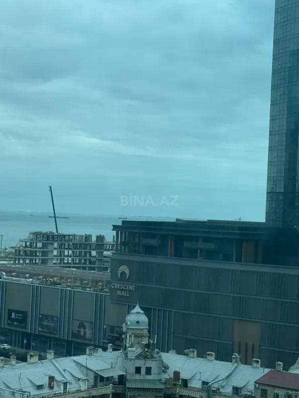 Kirayə verilir 3 otaqlı mənzil 136 m²