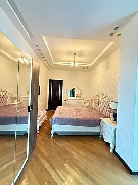 Kirayə verilir 3 otaqlı mənzil 136 m²