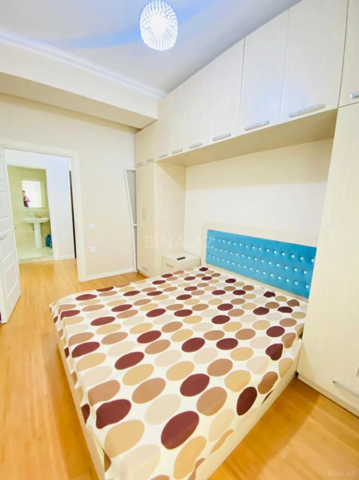 Kirayə verilir 2 otaqlı mənzil 60 m²
