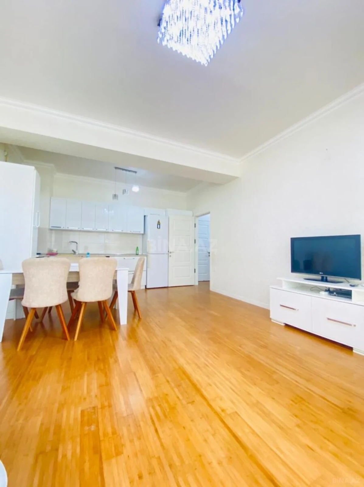 Kirayə verilir 2 otaqlı mənzil 60 m²