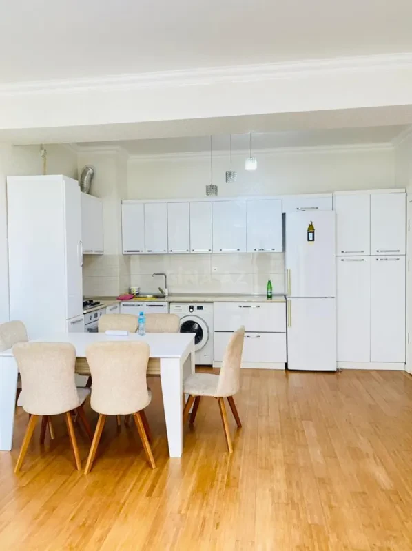 Kirayə verilir 2 otaqlı mənzil 60 m²
