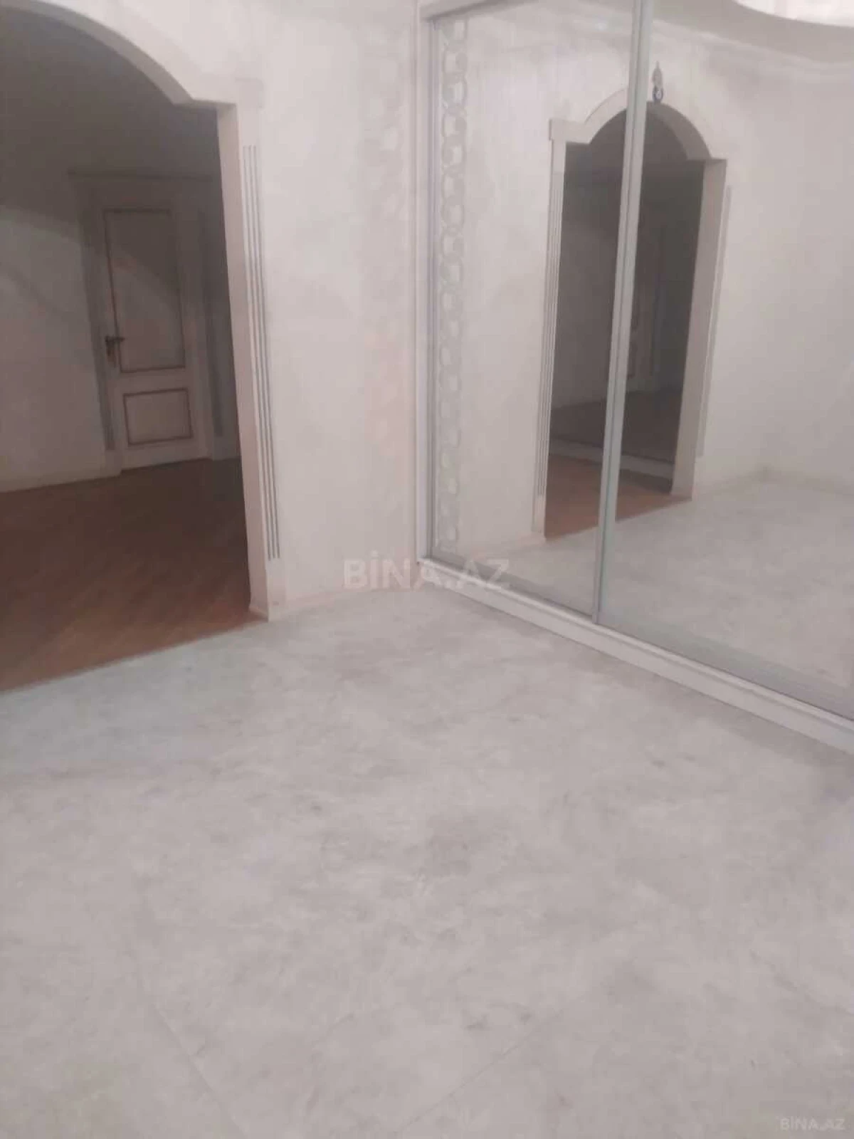 Satılır 3 otaqlı mənzil 150 m²