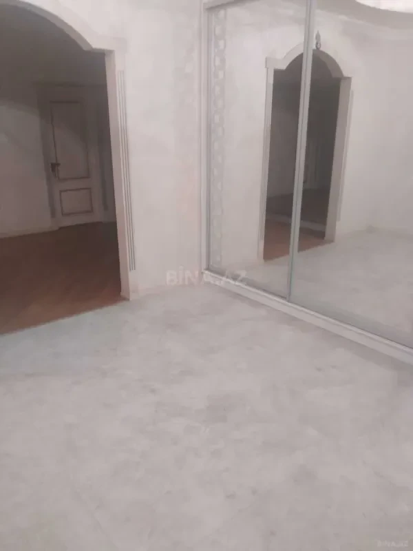 Satılır 3 otaqlı mənzil 150 m²