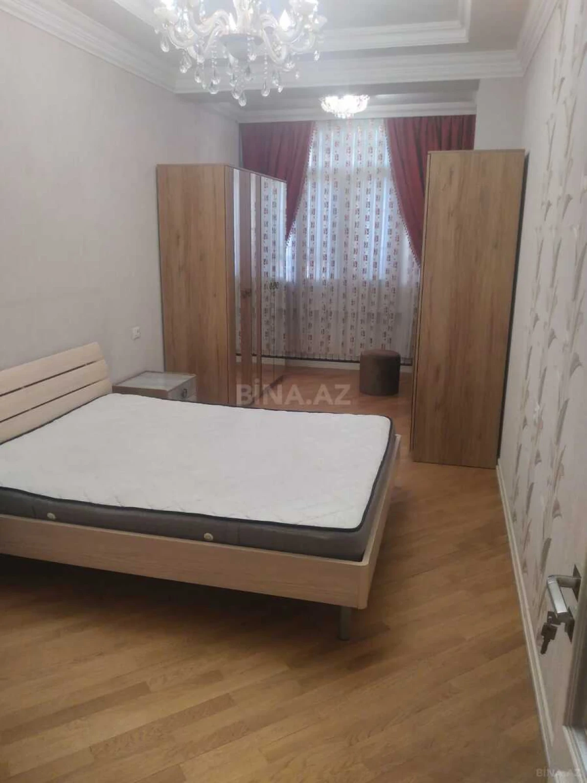 Satılır 3 otaqlı mənzil 150 m²