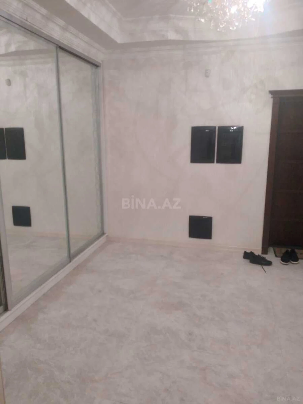 Satılır 3 otaqlı mənzil 150 m²