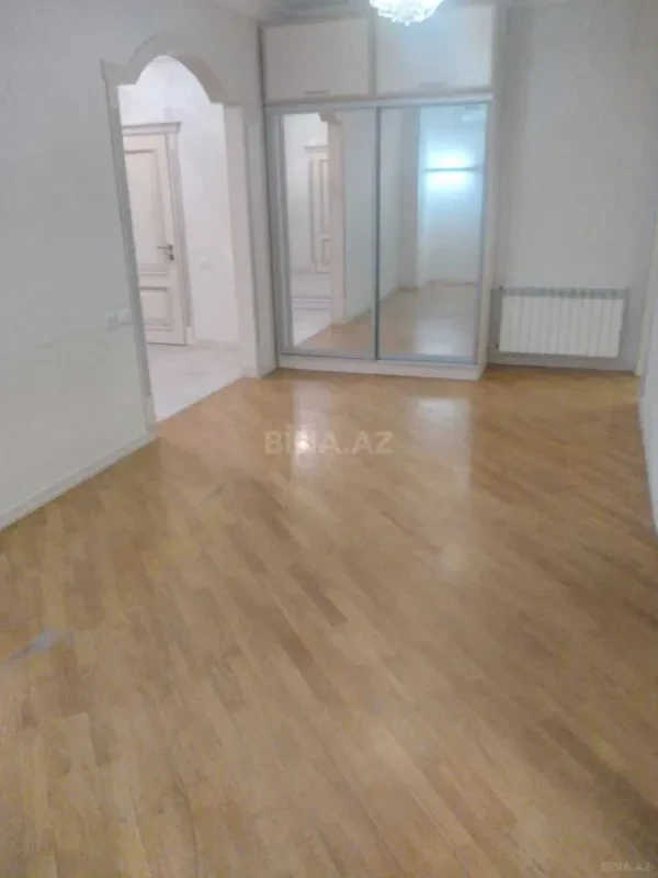 Satılır 3 otaqlı mənzil 150 m²