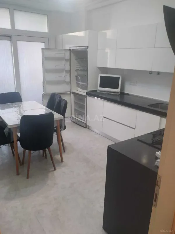 Satılır 3 otaqlı mənzil 150 m²