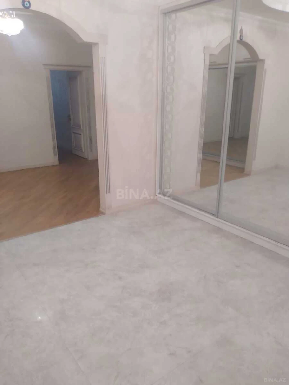 Satılır 3 otaqlı mənzil 150 m²