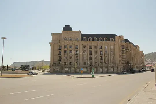 Satılır 2 otaqlı mənzil 256 m²