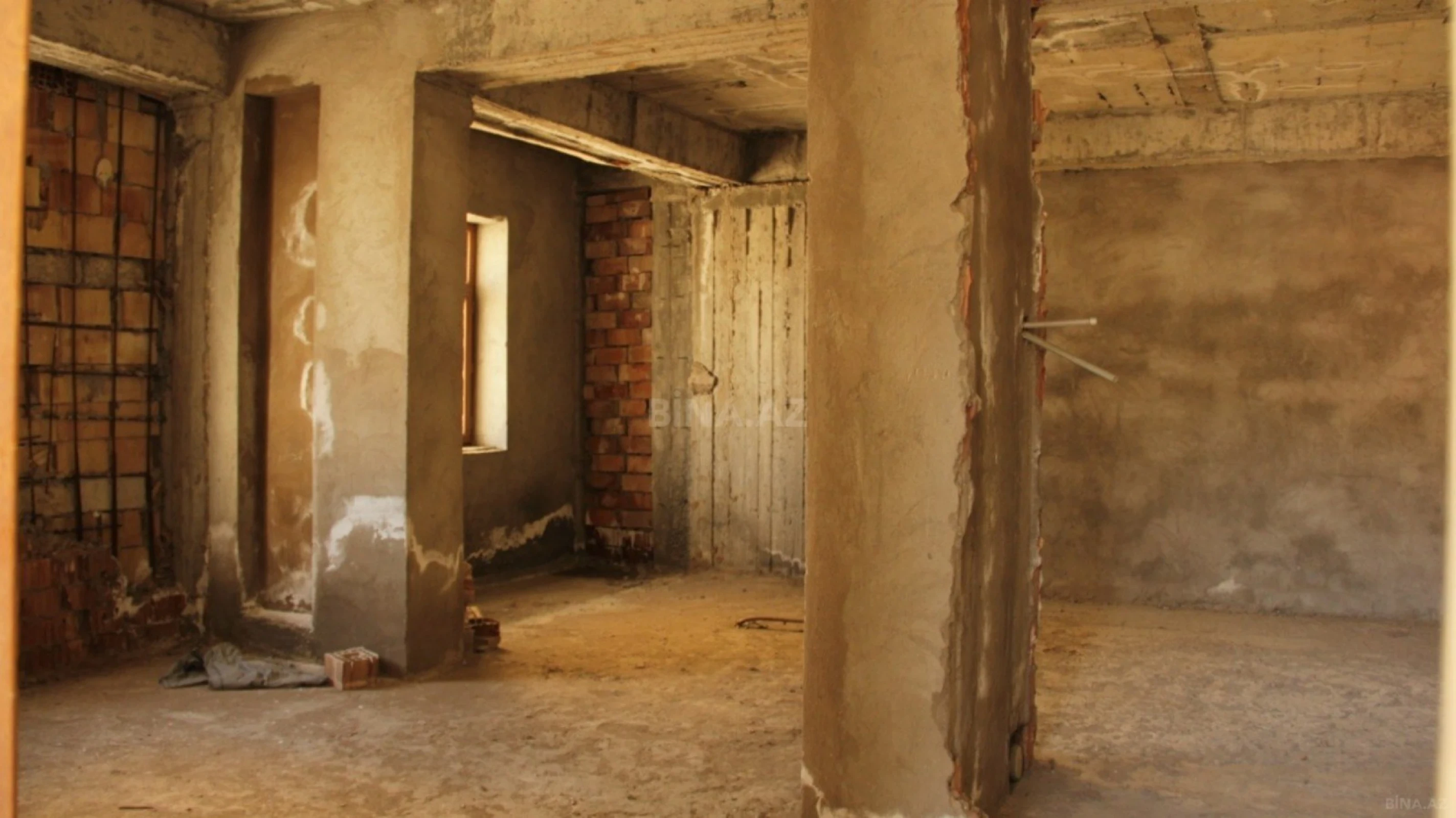 Satılır 2 otaqlı mənzil 256 m²