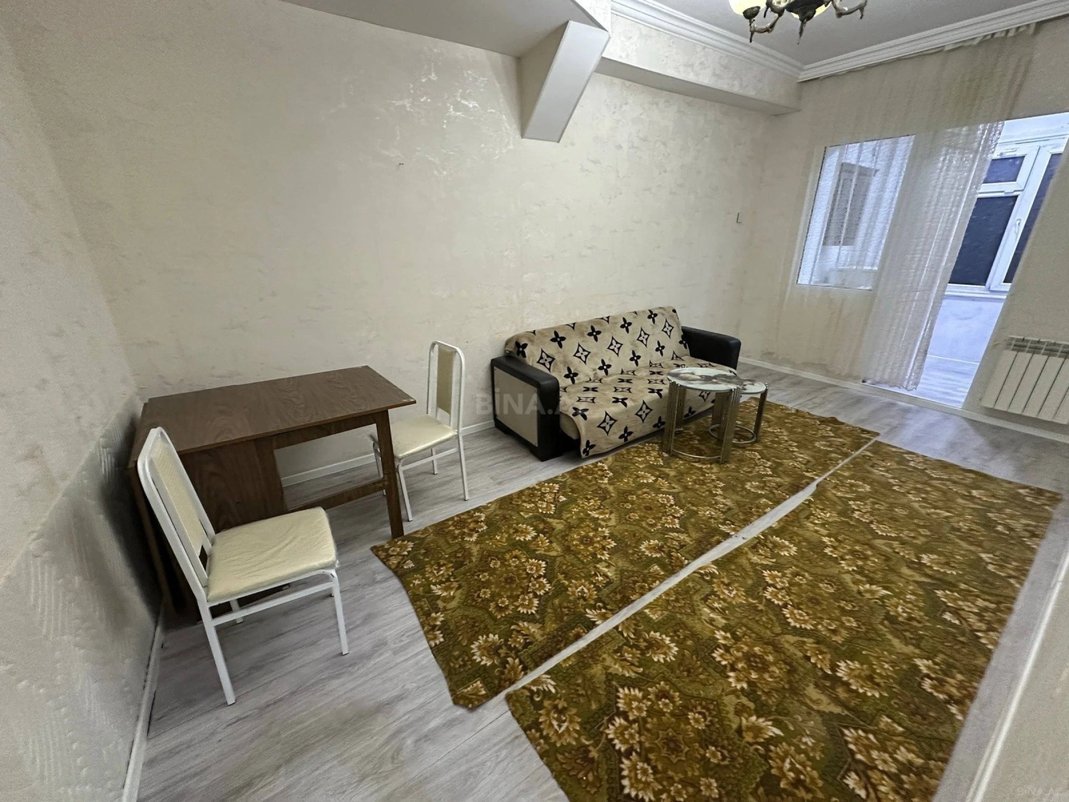 Kirayə verilir 2 otaqlı mənzil 60 m²
