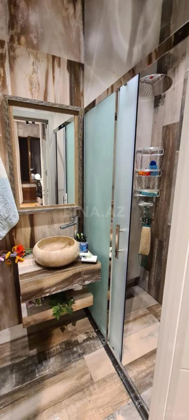 Kirayə verilir 5 otaqlı mənzil 246 m²