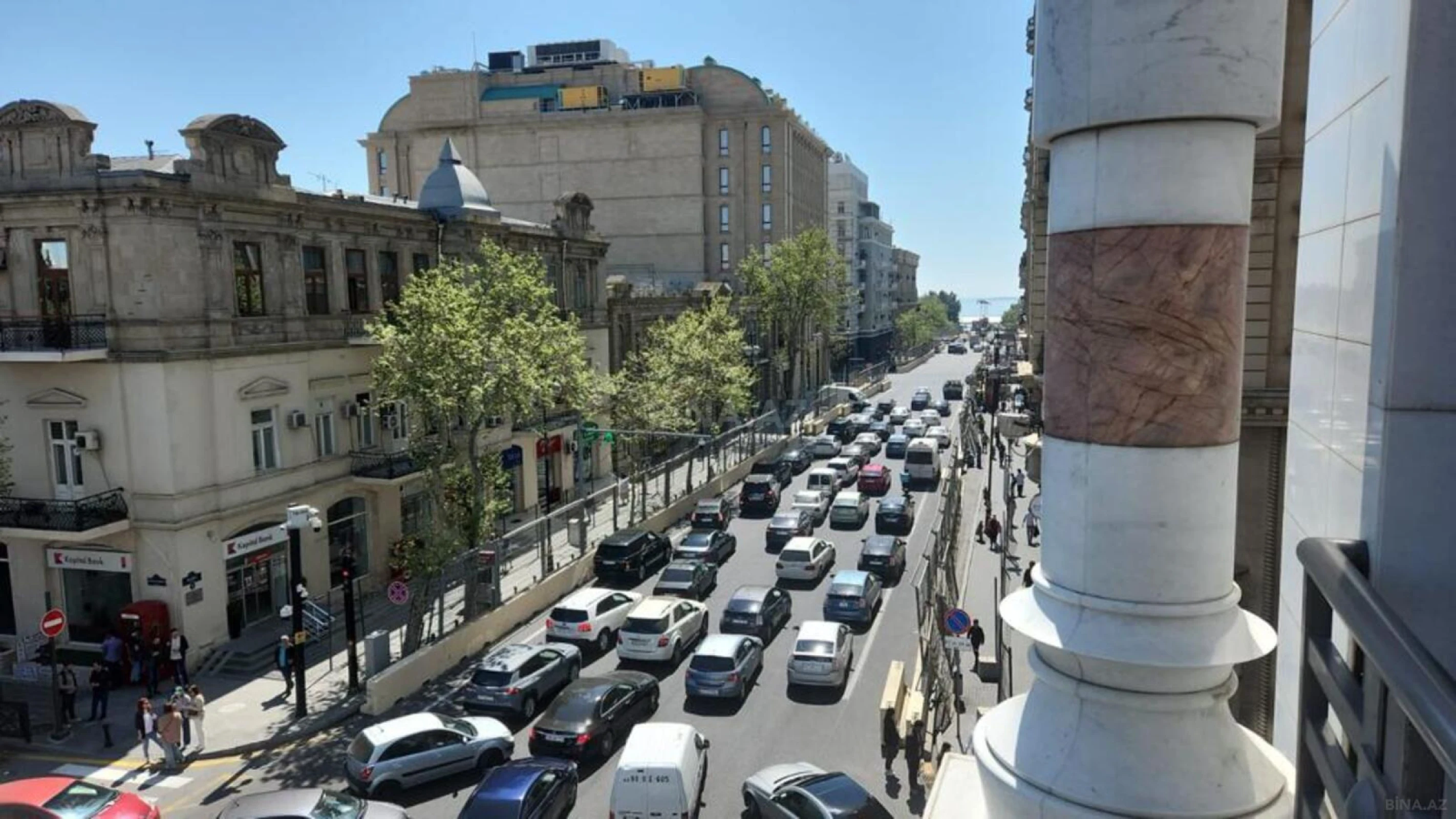 Kirayə verilir 5 otaqlı mənzil 246 m²