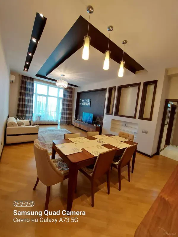 Kirayə verilir 3 otaqlı mənzil 120 m²