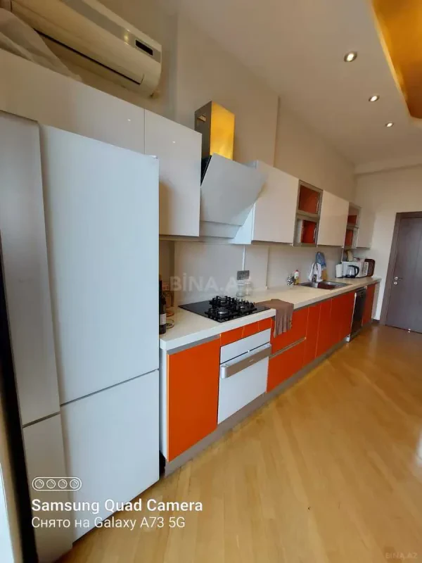 Kirayə verilir 3 otaqlı mənzil 120 m²