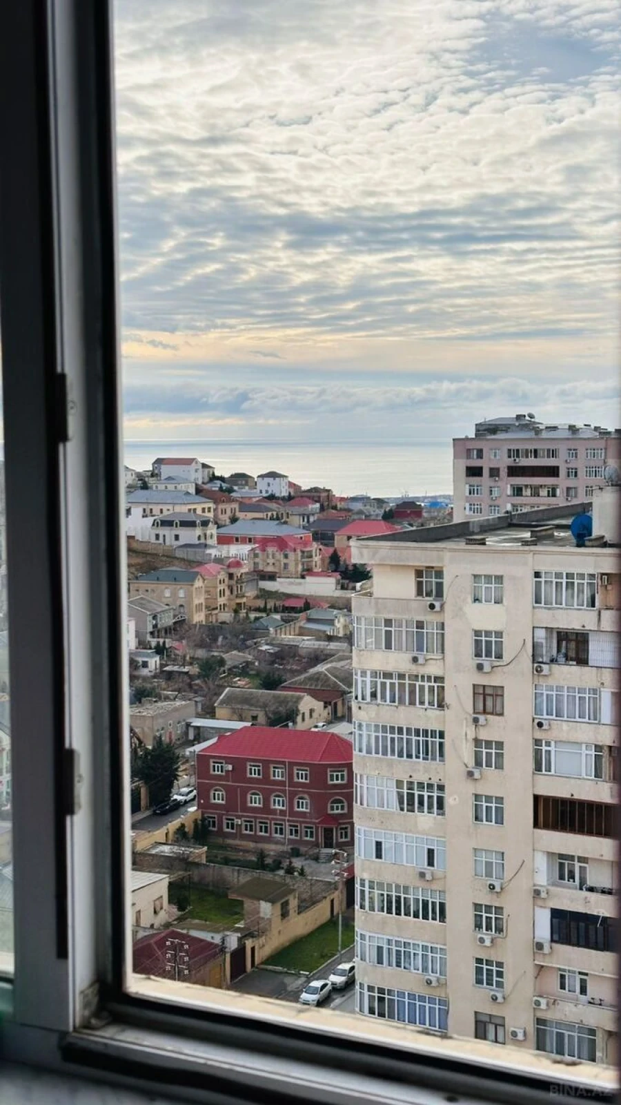 Satılır 3 otaqlı mənzil 101 m²