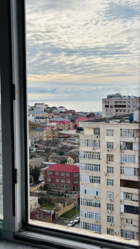 Satılır 3 otaqlı mənzil 101 m²