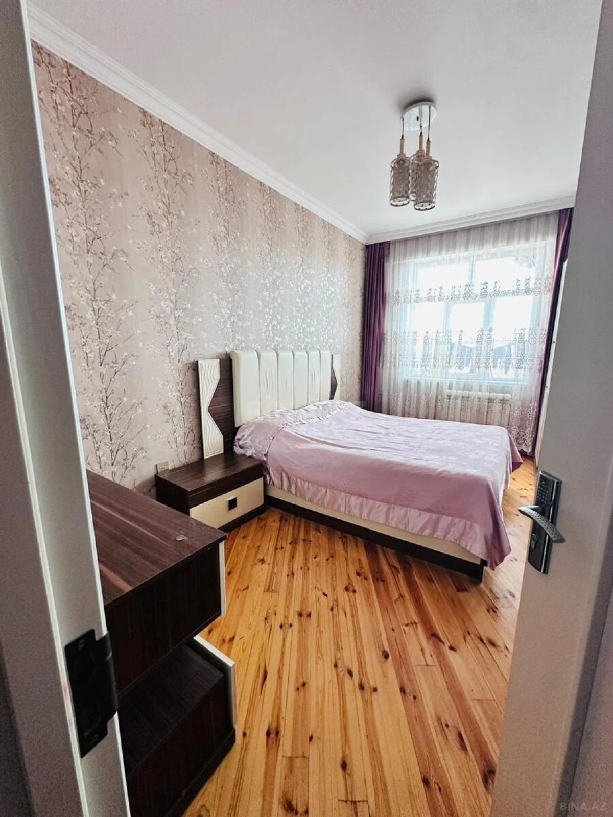 Satılır 3 otaqlı mənzil 101 m²