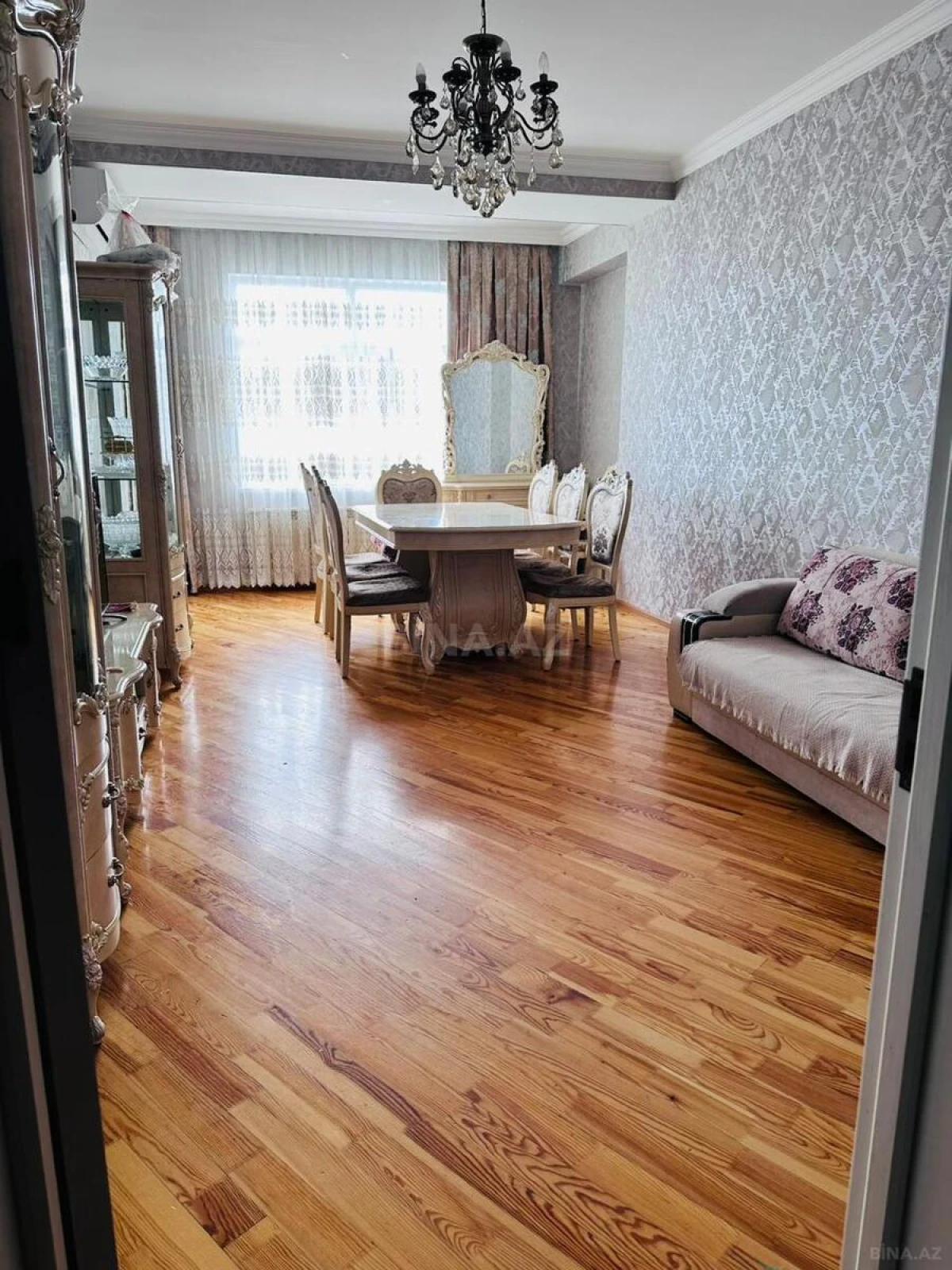 Satılır 3 otaqlı mənzil 101 m²