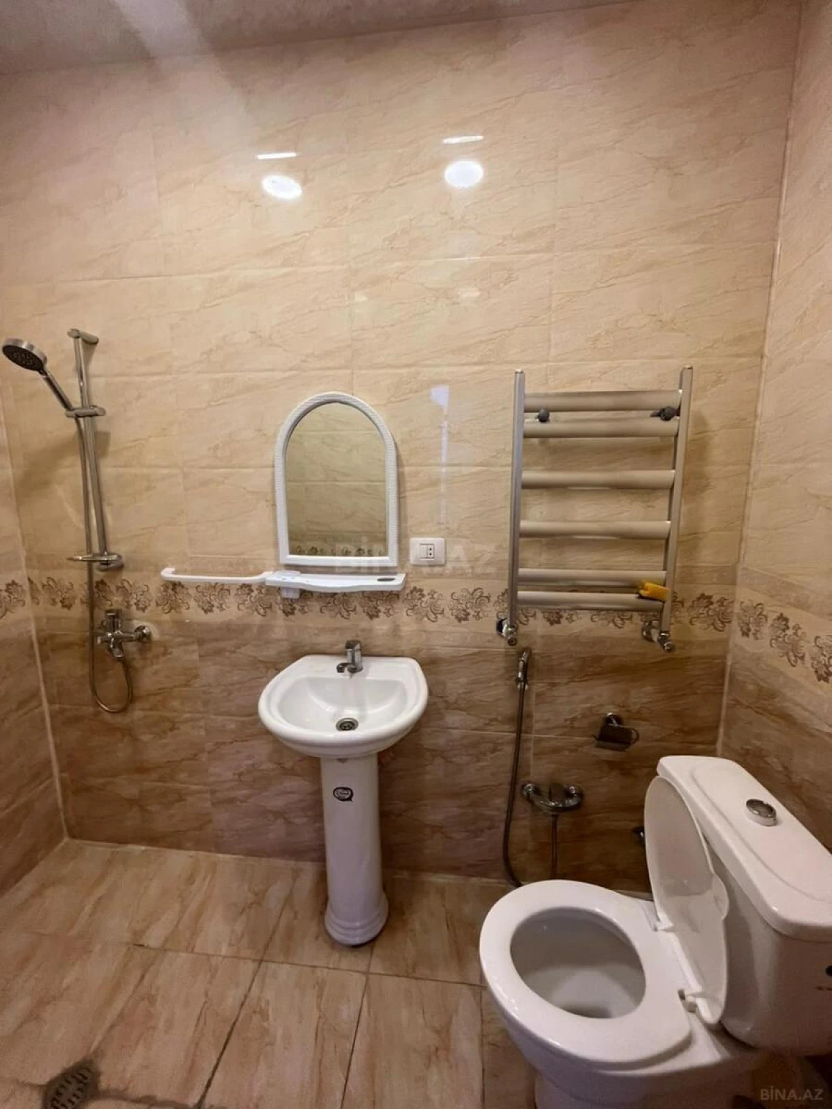 Kirayə verilir 1 otaqlı ofis 25 m²