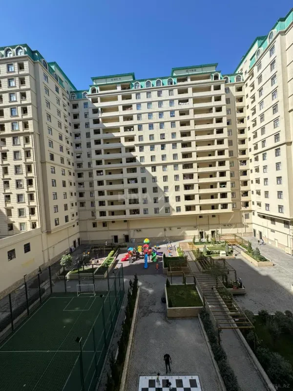Satılır 3 otaqlı mənzil 166 m²